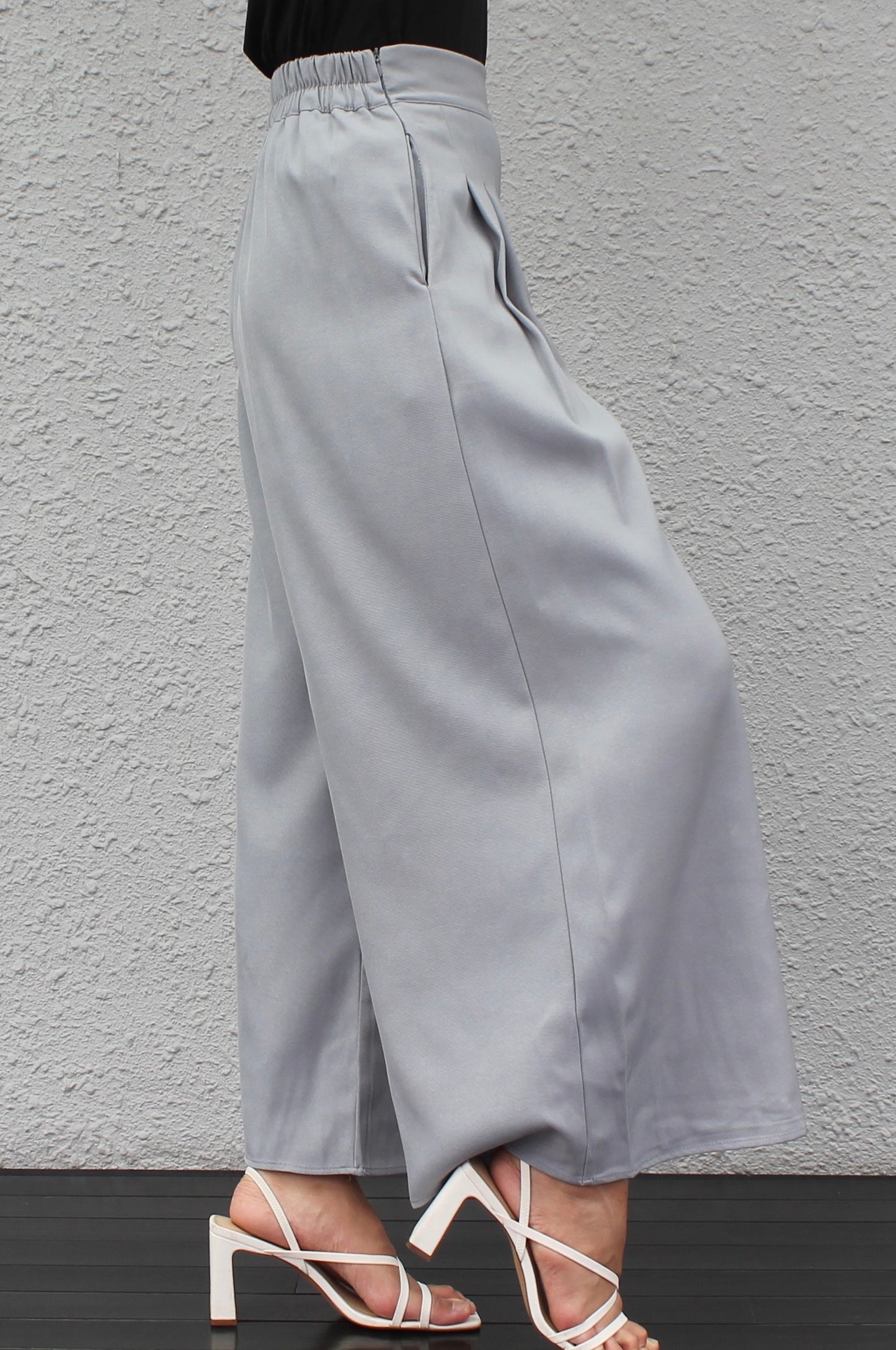 Woman Pleated Pant