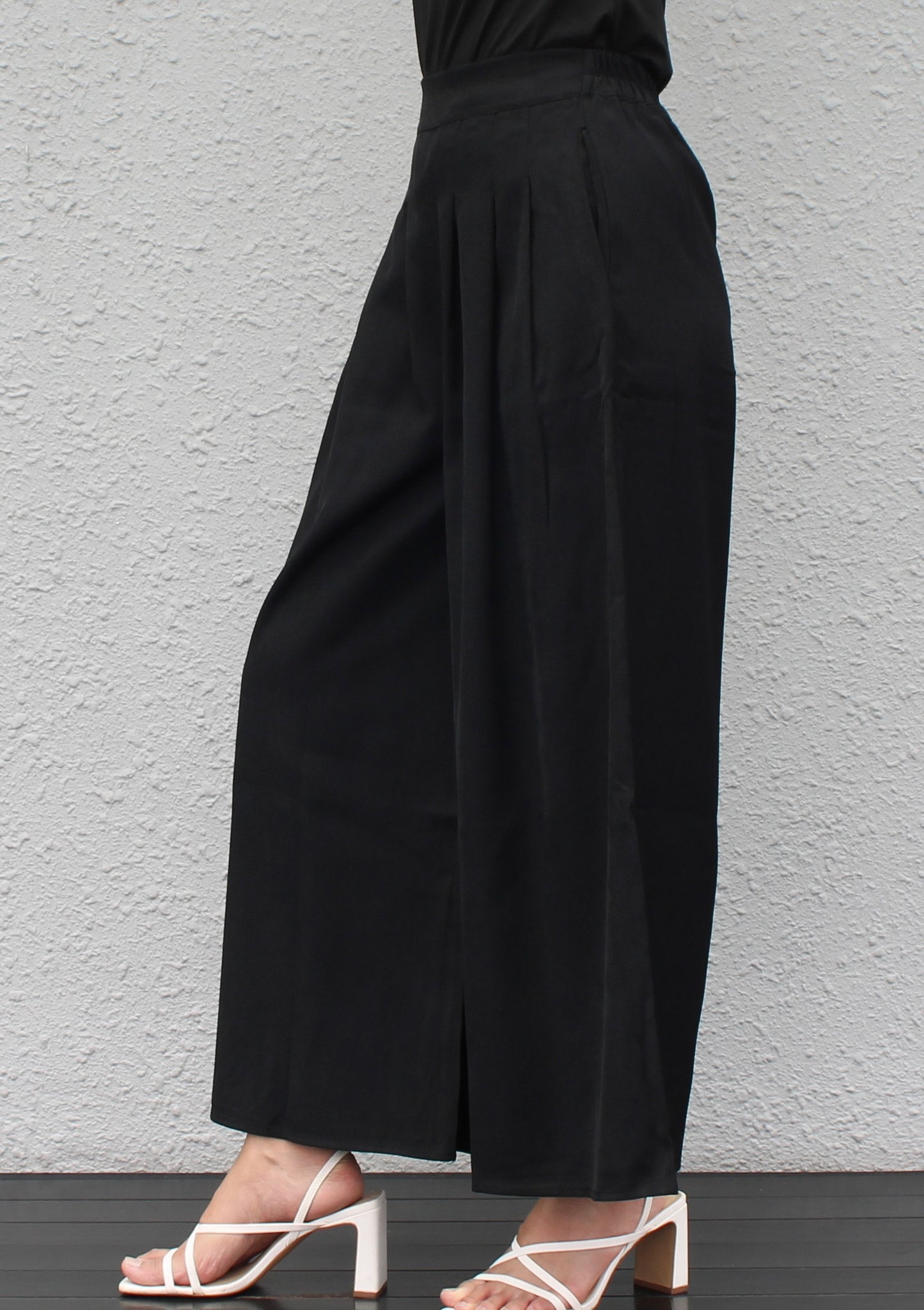 Woman Pleated Pant